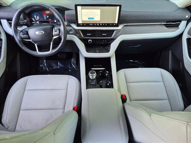 Used 2025 Ford Explorer Platinum w/ Ultimate Package AWD/4WD image 18