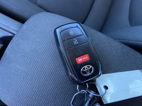 Used 2022 Toyota Corolla Cross LE FWD image 47