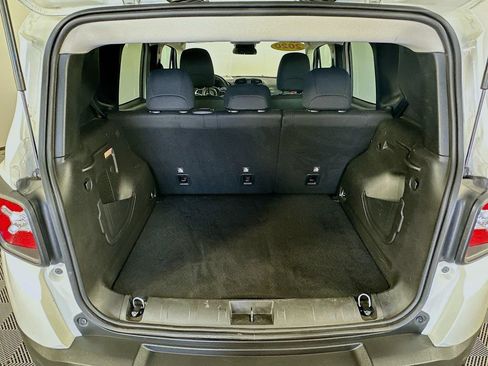 Certified 2020 Jeep Renegade Trailhawk AWD/4WD image 31