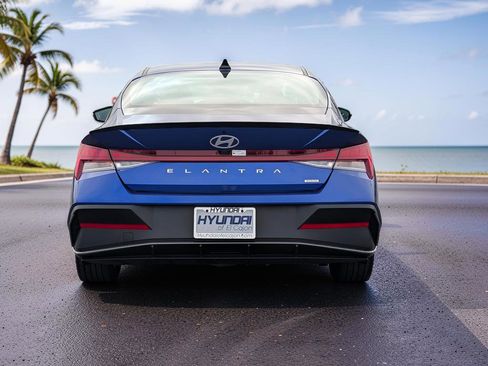Certified 2025 Hyundai Elantra SEL w/ Cargo Package FWD image 6