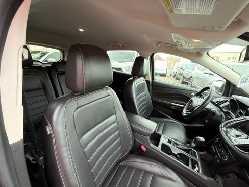 Used 2017 Ford Escape Titanium AWD/4WD image 31