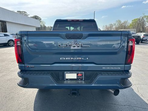 Used 2024 GMC Sierra 2500 Denali Ultimate AWD/4WD image 7