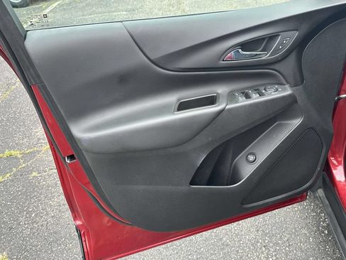 Used 2021 Chevrolet Equinox LT FWD image 16