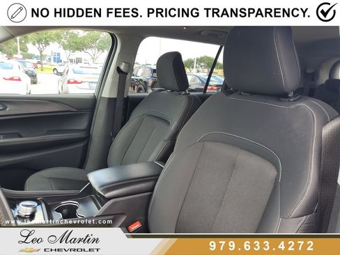 Used 2023 Jeep Grand Cherokee L Laredo RWD image 14