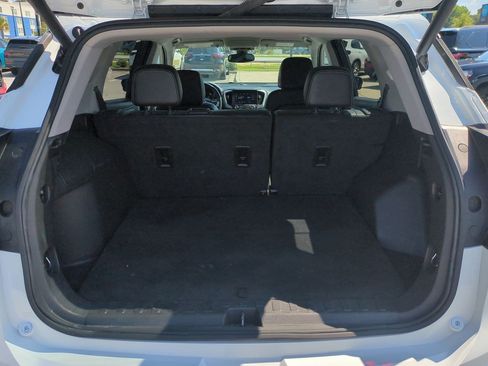 Used 2024 GMC Terrain SLT FWD image 32