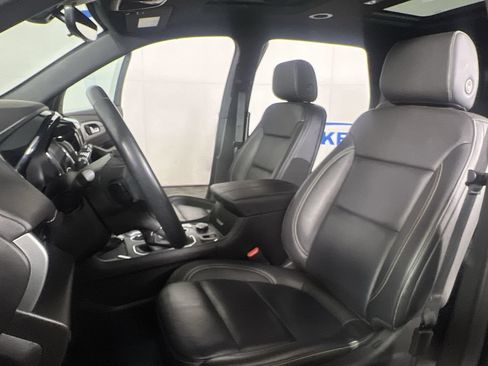 Certified 2023 Chevrolet Traverse LT w/ LT Premium Package AWD/4WD image 21