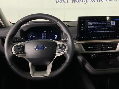 New 2026 Ford Explorer Active w/ Active Comfort Package RWD image 17