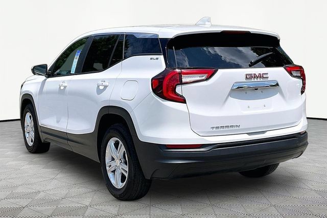 Used 2024 GMC Terrain SLE FWD image 4