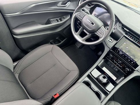 New 2026 Jeep Grand Cherokee L 2WD image 28
