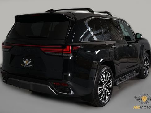 Used 2026 Lexus LX 600 4WD w/ Luxury Package image 6