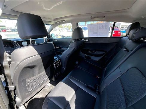 Used 2021 Kia Sportage EX w/ EX Technology Package image 18
