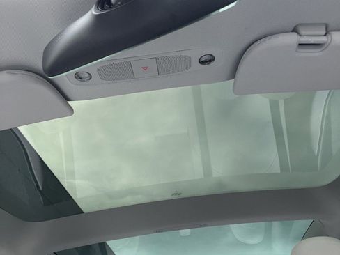 Used 2022 Tesla Model 3 Standard Range image 22