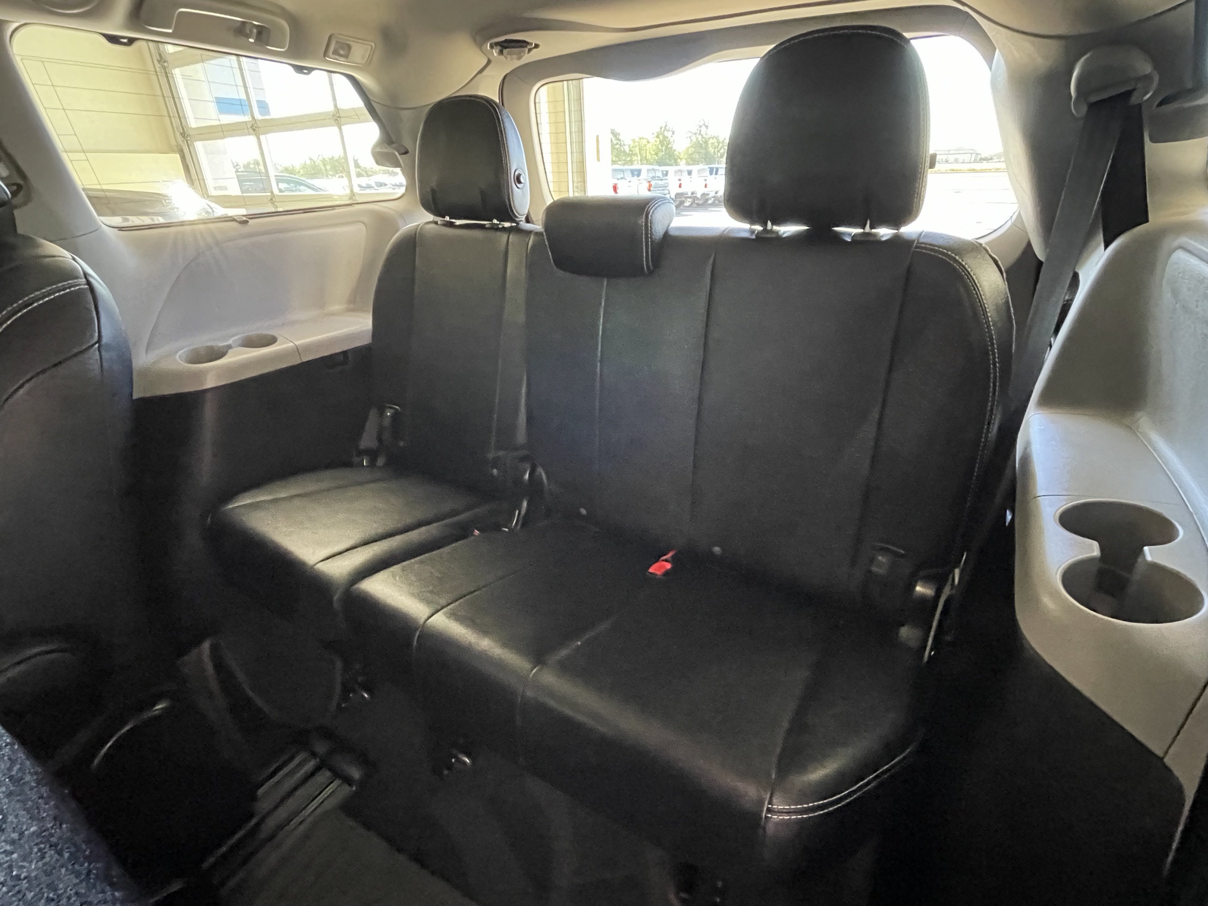 Used 2017 Toyota Sienna SE Premium FWD image 17