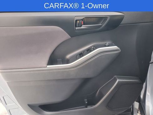 Used 2023 Toyota Highlander LE image 11