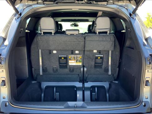 Used 2025 Toyota Sienna Limited image 34
