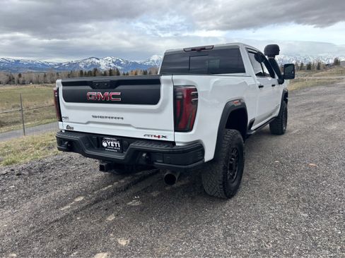 Used 2025 GMC Sierra 2500 AT4X w/ AT4X AEV Edition image 11