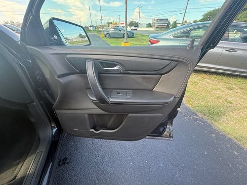 Used 2015 Chevrolet Traverse LT FWD image 24