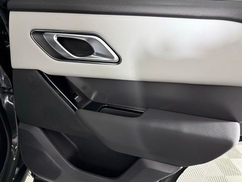 Certified 2025 Land Rover Range Rover Velar Dynamic SE image 27