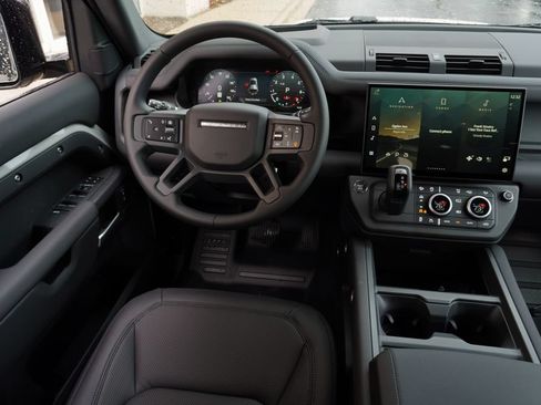 Used 2026 Land Rover Defender 110 S AWD/4WD image 15