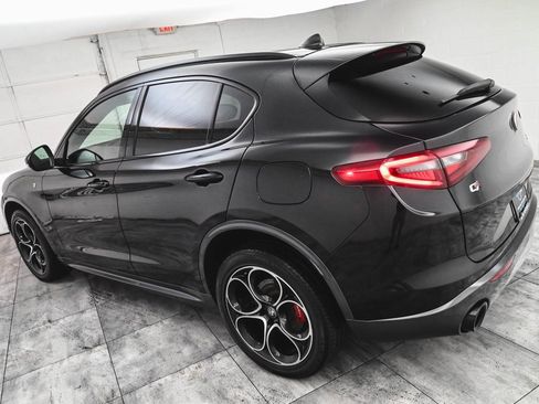 Used 2024 Alfa Romeo Stelvio Ti image 4