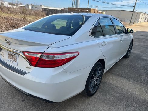Used 2016 Toyota Camry XSE image 2