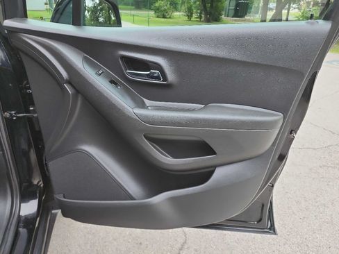 Used 2020 Chevrolet Trax LS w/ Tint and Cruise Package FWD image 33