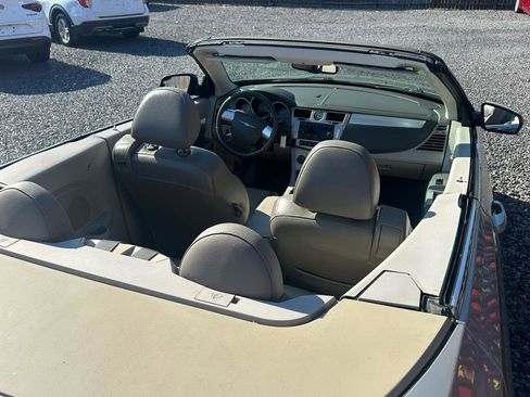 Used 2008 Chrysler Sebring Touring w/ Special Touring Group image 16