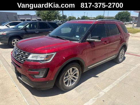 Used 2016 Ford Explorer XLT w/ Equipment Group 202A FWD image 1