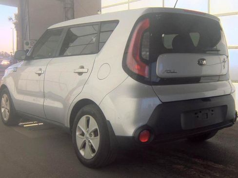 Used 2015 Kia Soul FWD image 6