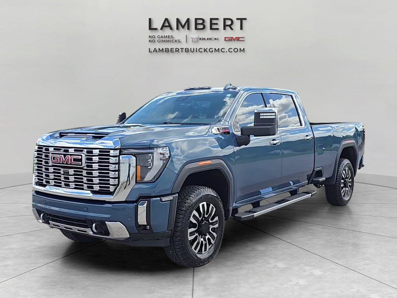Used 2024 GMC Sierra 2500 Denali AWD/4WD image 1