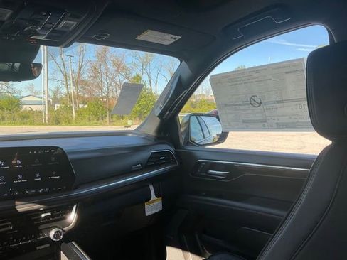 New 2026 Chevrolet Suburban High Country w/ Sun And Tow Package AWD/4WD image 28