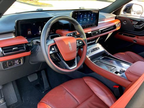 Used 2025 Lincoln Aviator Reserve RWD image 18