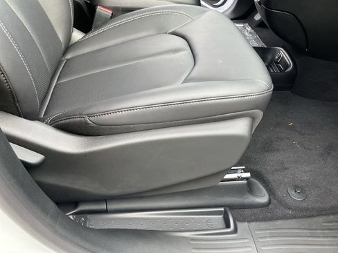 New 2026 Chrysler Pacifica Select image 38