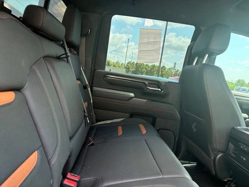 Used 2024 GMC Sierra 2500 AT4 w/ AT4 Preferred Package AWD/4WD image 18