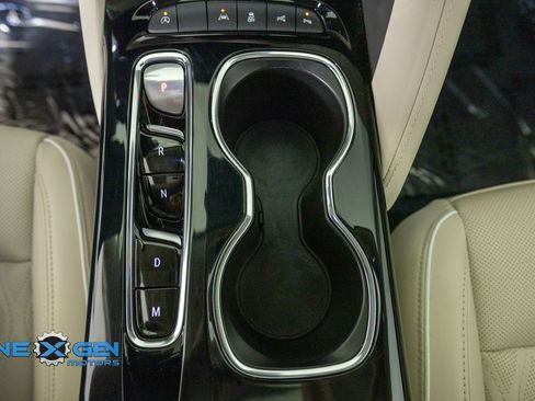 Used 2022 Buick Envision Avenir w/ Technology Package II FWD image 25