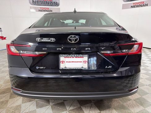 Used 2025 Toyota Camry LE image 4