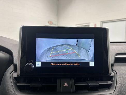 Used 2024 Toyota RAV4 XLE FWD image 20