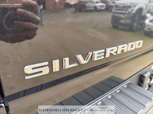 Used 2025 Chevrolet Silverado 2500 LTZ w/ LTZ Plus Package AWD/4WD image 46