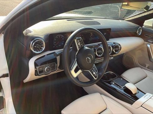 Used 2023 Mercedes-Benz CLA 250 image 4