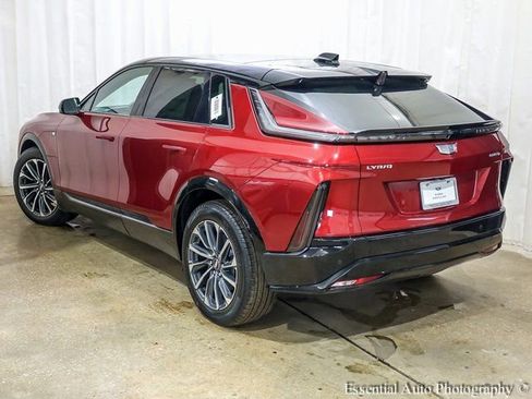 New 2025 Cadillac Lyriq Sport w/ LPO, Floor Liner Package image 7