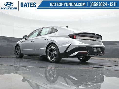 Used 2025 Hyundai Sonata SEL FWD image 40