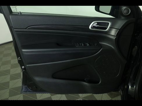 Used 2022 Jeep Grand Cherokee Laredo E w/ Security & Convenience Group image 17