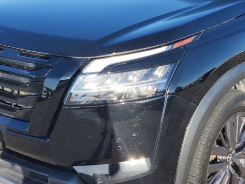 Certified 2024 Nissan Pathfinder SL w/ SL Premium Package FWD image 5