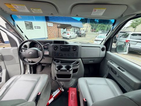 Used 2014 Ford E-350 and Econoline 350 Extended Super Duty w/ Power Group RWD image 55