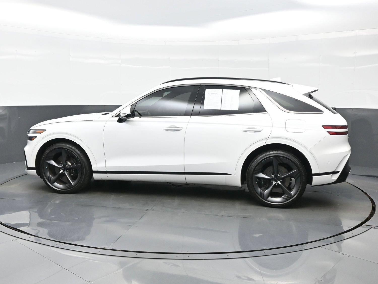 Used 2026 Genesis GV70 2.5T Sport Prestige AWD/4WD image 3