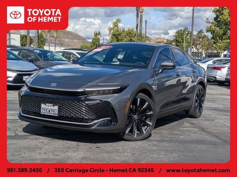 Used 2025 Toyota Crown Platinum image 1