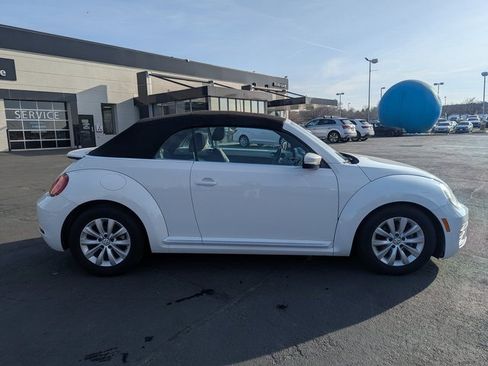 Used 2019 Volkswagen Beetle 2.0T SE image 2
