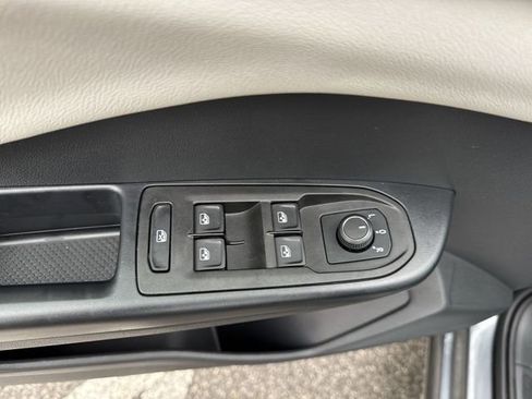 Used 2025 Volkswagen Taos S FWD image 22