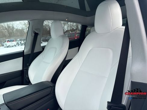 Used 2021 Tesla Model Y Long Range image 21