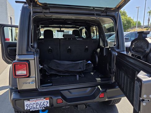 Certified 2023 Jeep Wrangler Unlimited AWD/4WD image 19